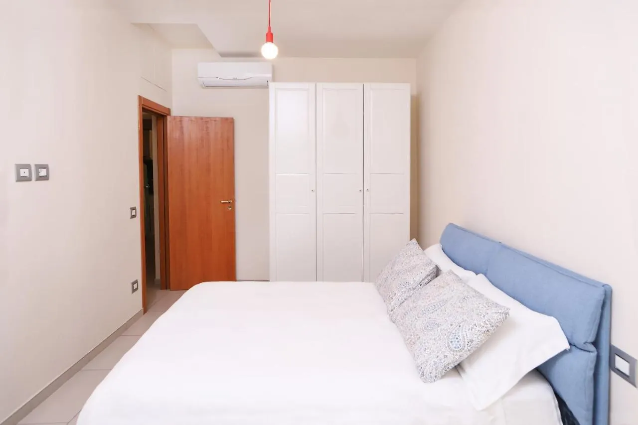 Shabby Chic Apartment In The Vibrant City Center Naples