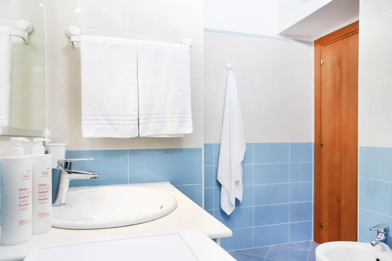 Shabby Chic Apartment In The Vibrant City Center Naples