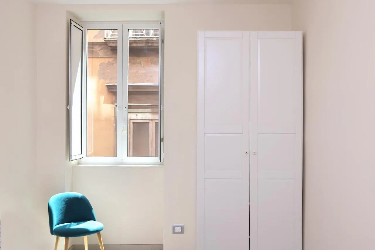 Shabby Chic Apartment In The Vibrant City Center Naples 0*,  Italy