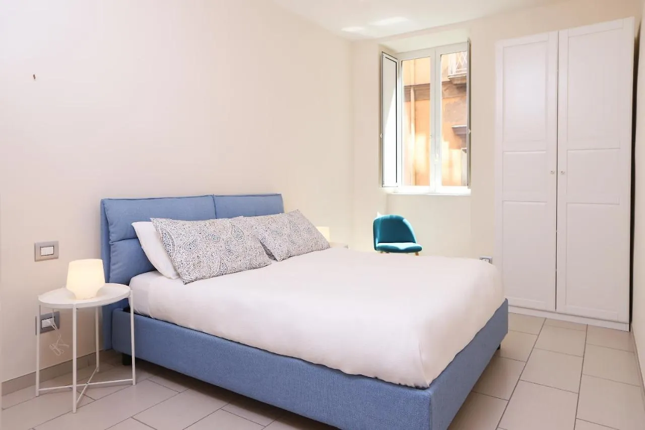 Shabby Chic Apartment In The Vibrant City Center Naples