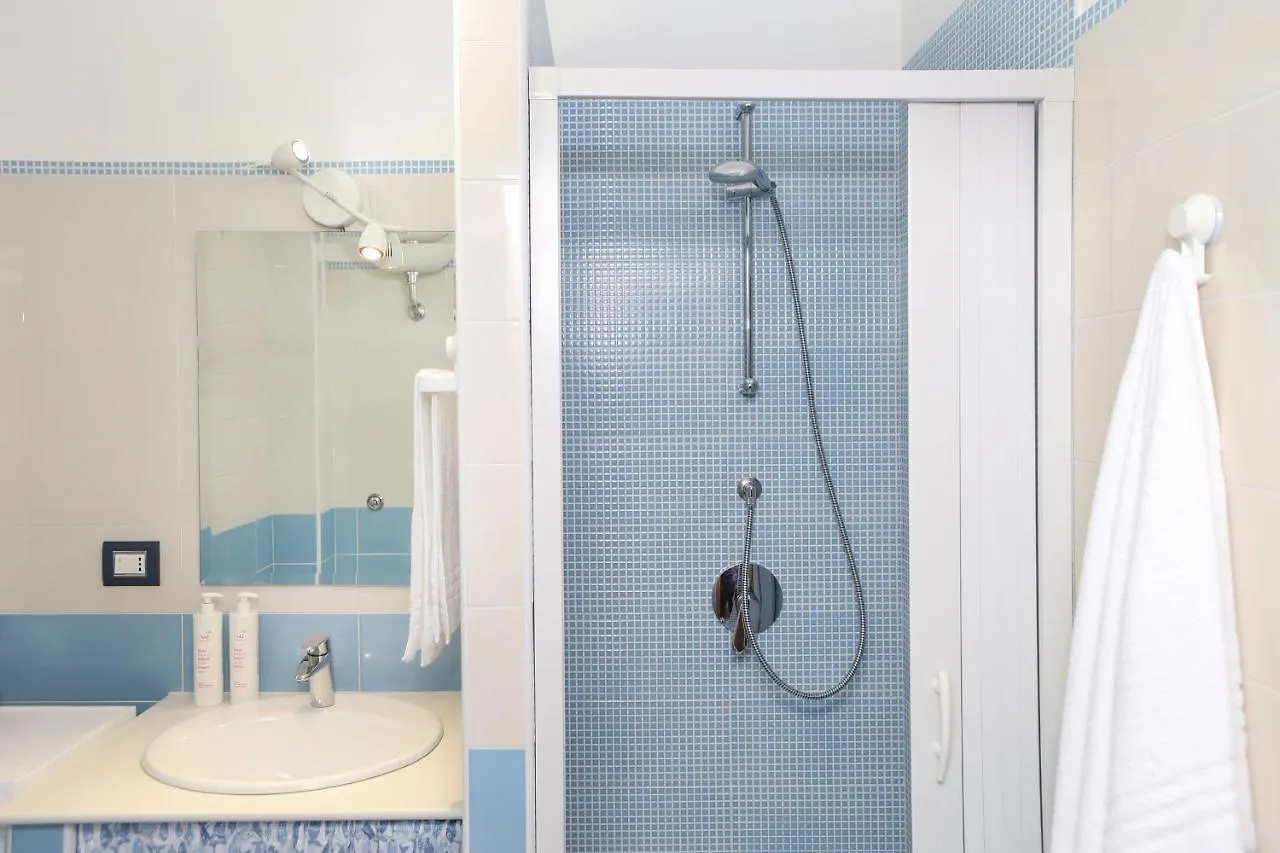 Shabby Chic Apartment In The Vibrant City Center Neapol Włochy