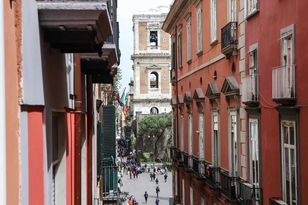 Shabby Chic Apartment In The Vibrant City Center Neapol